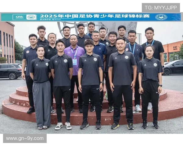 当足球赛场突发球员持枪威胁裁判的离奇风波全程深度解析始末揭疑